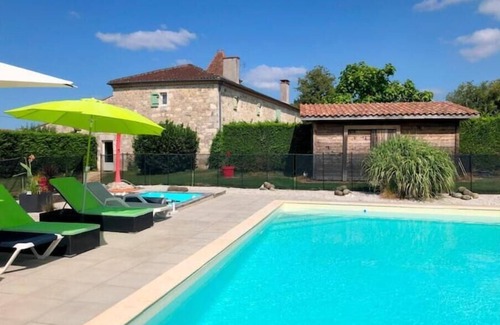 Bourran House | Inviting Lot-et-Garonne House with Pool and Terrace Retreat