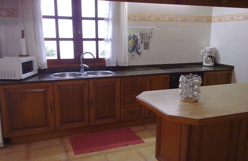 Caleta de Famara House | Cozy Beach House with Private Pool and Ocean View