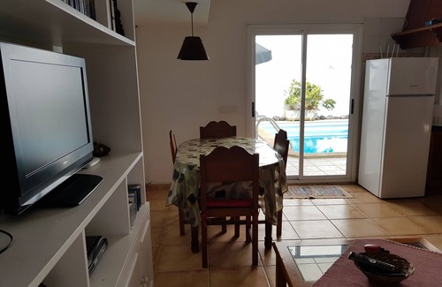 Caleta de Famara House | Cozy Beach House with Private Pool and Ocean View