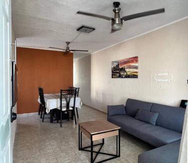 Merida Municipality House | Pet-Friendly Bonita Casa with AC & Wifi for Families