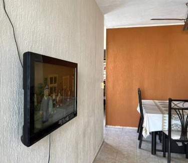 Merida Municipality House | Pet-Friendly Bonita Casa with AC & Wifi for Families