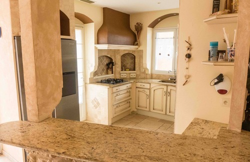 Salleles-d'Aude Villa | Relaxing Retreat with Private Pool in Scenic Village