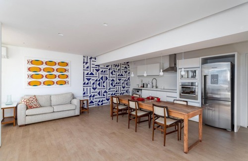 Leblon Apartment | Experience Leblon: Scenic Views & Family-Friendly Amenities