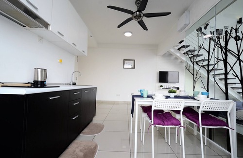 Kampung Pasir Apartment | Convenient Kuala Lumpur Stay for 8, Steps from Midvalley