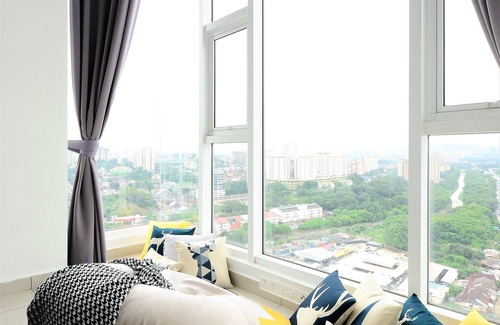 Kampung Pasir Apartment | Convenient Kuala Lumpur Stay for 8, Steps from Midvalley