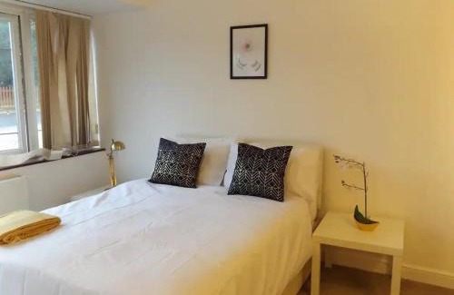 Binley House | Nice Large Room in Coventry