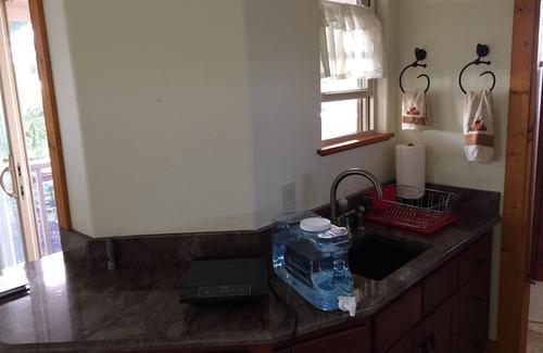 Kona Palisades Apartment | Inviting Oceanfront Studio with Balcony and Pool Access