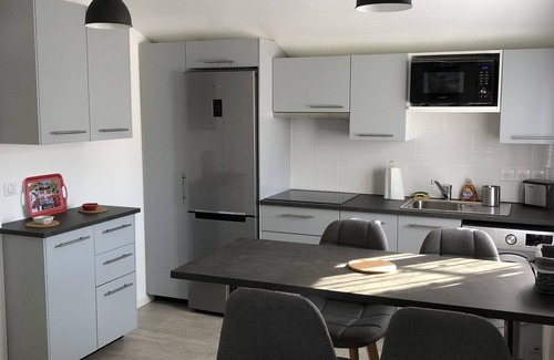 Behobie Apartment | Cozy Ocean View Retreat: Guest Rated 9.6/10 with Spa