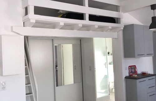 Behobie Apartment | Cozy Ocean View Retreat: Guest Rated 9.6/10 with Spa