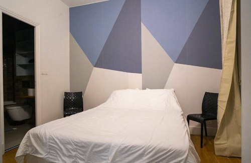 Quartier de la Place-Vendome Apartment | Cozy Love Nest Steps from the Opera - Pet Friendly & Accessible