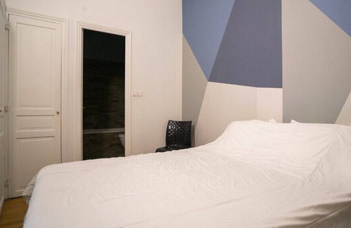 Quartier de la Place-Vendome Apartment | Cozy Love Nest Steps from the Opera - Pet Friendly & Accessible