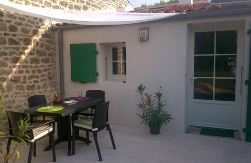Saint-Denis-d'Oleron Apartment | Modern Studio Retreat with Private Spa & Ocean Views