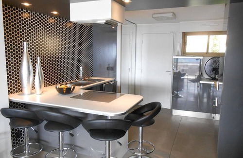 Lazaret Apartment | Enchanting Mont Boron: 3 Rooms with Sea View & Pool