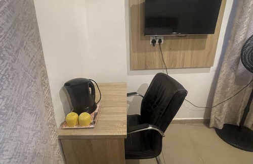 Surulere Apartment | Comfortable and Accessible Stay with Breakfast Included