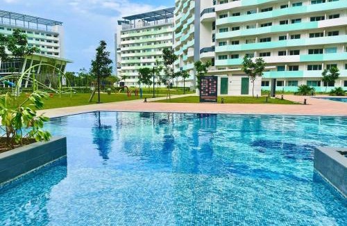 Matandang Balara Apartment | Inviting One-Bedroom Condo with Pool in Commonwealth QC