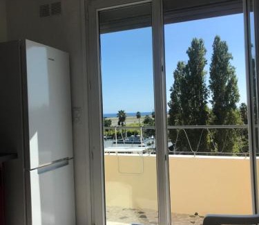 L'Arenas House | Discover Oceanfront Comfort at Nice Parc Phoenix Hotel