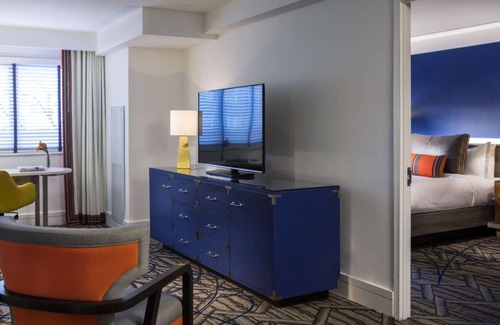 Dupont Circle Hotel | Cozy Pet-Friendly Hotel with Pool Near Dupont Circle Metro