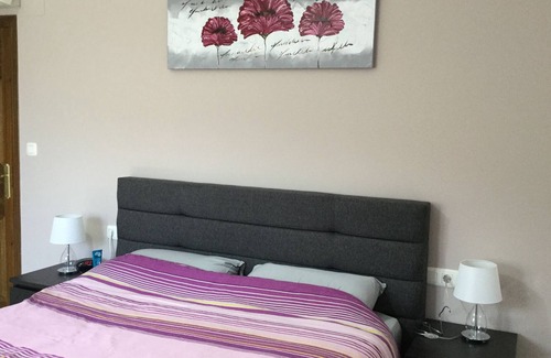 Daya Vieja House | nice property, quiet, but close to everything