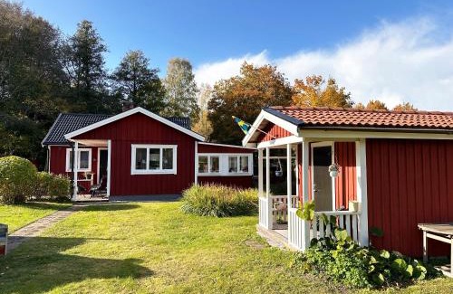 Lappe House | Pet-Friendly Cottage by Lake Hjalmaren with Perfect Ratings