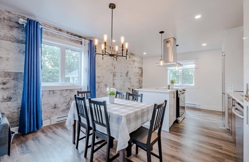 McMasterville Apartment | Scenic River & Mountain Views with Free Parking and Kitchen