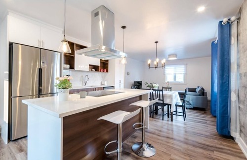 McMasterville Apartment | Scenic River & Mountain Views with Free Parking and Kitchen