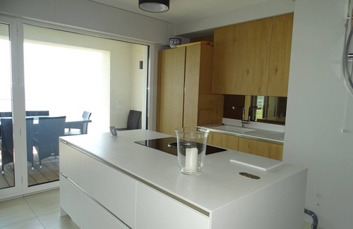 Antheor Apartment | Inviting Rooftop Apartment with Breathtaking Sea View
