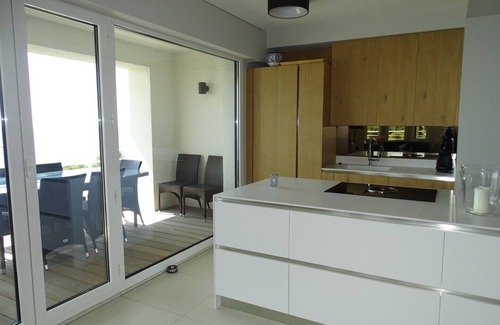 Antheor Apartment | Inviting Rooftop Apartment with Breathtaking Sea View