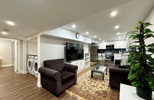 Ajax Villa | Nice Room In Renovated Basement