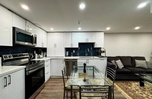 Ajax Villa | Nice Room In Renovated Basement