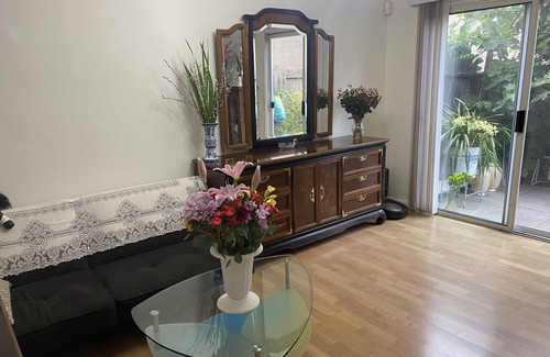Richmond House | Convenient Room with Breakfast in Richmond, CA
