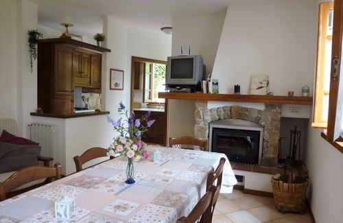 Camaiore House | Tranquil Rustico with Pool & Breakfast, Rated 10/10
