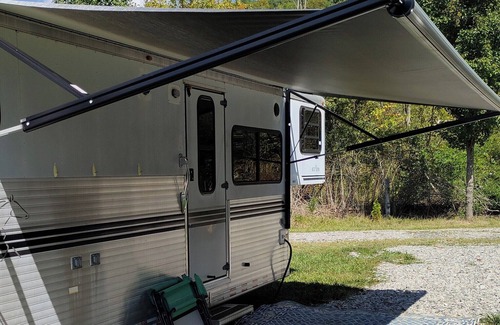 Council House | Nice RV with AC in charming Lebanon