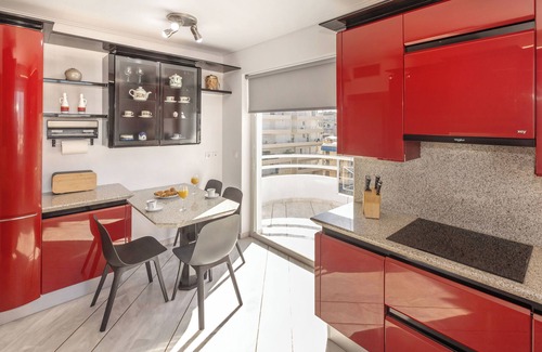 Palaio Faliro Apartment | Elegant Sea View Apartment in Marina Floisvos - Rated 10/10