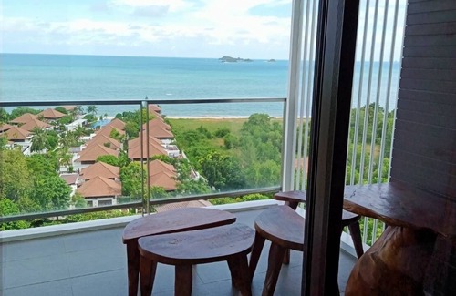 Rayong Condo | Seaview Condo with Private Beach - Family-Friendly Escape