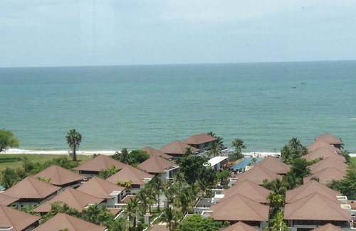 Rayong Condo | Seaview Condo with Private Beach - Family-Friendly Escape