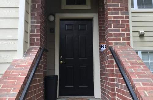 Greensboro Condo | Tranquil Lakeside Retreat with Pool and Spa Amenities