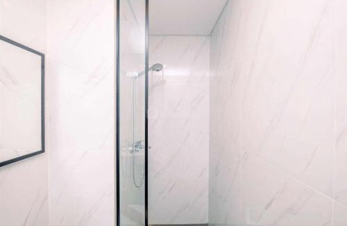 Semanggi Apartment | Cozy Studio Apartment at Ciputra World 2 by Travelio