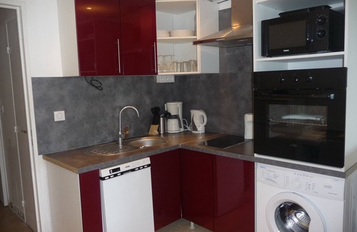 Fabron Apartment | Cozy Oceanfront Studio with Exceptional Guest Rating 9.4