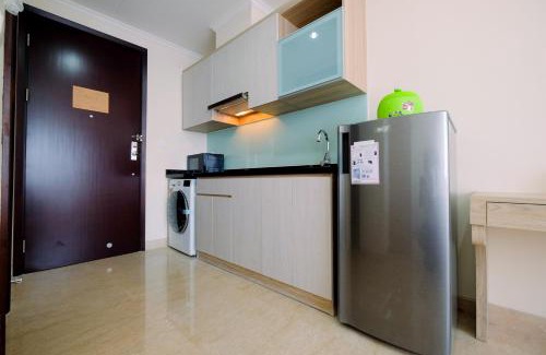Cikini Apartment | Cozy Studio at Menteng Park with Pool & Family Amenities