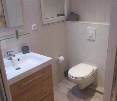 Old Town Apartment | Guest Rated 9.7 - Nice Studio in Old Town by the Sea