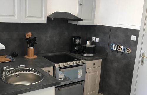 Roscoff Apartment | Cozy Studio Steps from the Ocean with Great Guest Ratings