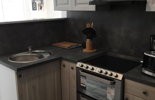 Roscoff Apartment | Cozy Studio Steps from the Ocean with Great Guest Ratings