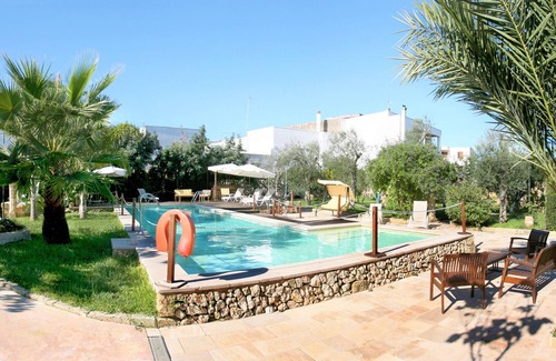 Patu Apartment | Inviting Studio with Pool Access and Cozy Terrace