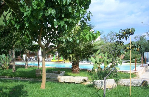 Patu Apartment | Inviting Studio with Pool Access and Cozy Terrace