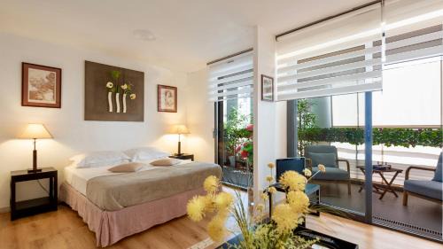 Jean-Medecin Apartment | Oceanfront Elegance at SuiteMarie Carre d'or - 10/10 Rated