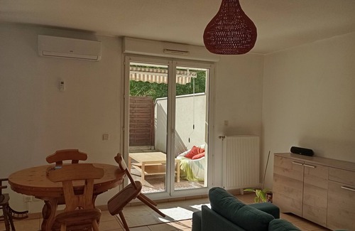 Echirolles Apartment | Nice T3 in a quiet area close to all amenities, large terrace, pets welcome.