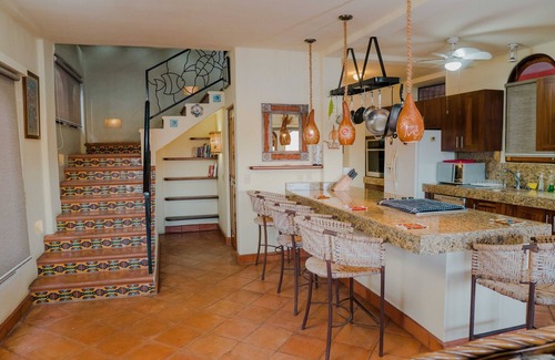 Zihuatanejo Villa | Relaxing Getaway Under Zihuatanejo's Warm Sun & Pool