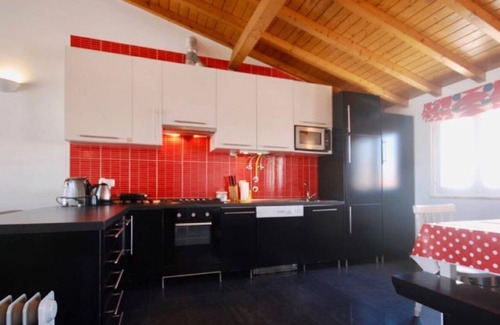 Leiria House | Beautiful Ocean View Hotel with Pet-Friendly Amenities