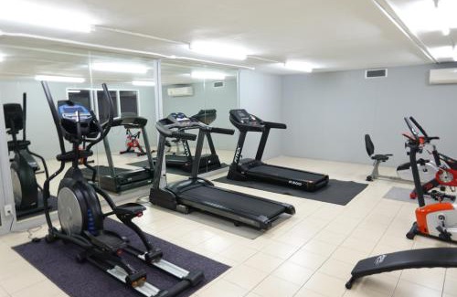Ploenchit Apartment | Scenic Views in the Heart of Bangkok with Pool Access