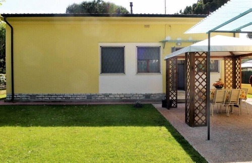 Lido di Camaiore House | Cozy Villa Steps from the Beach with Ocean Views